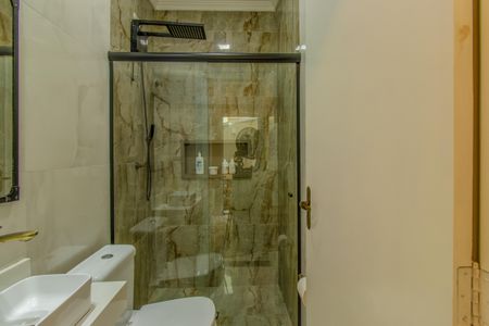 Casa de condomínio para alugar com 315m², 4 quartos e 4 vagas Casa de condomínio para alugar com 315m², 4 quartos e 4 vagasBanheiro de serviço