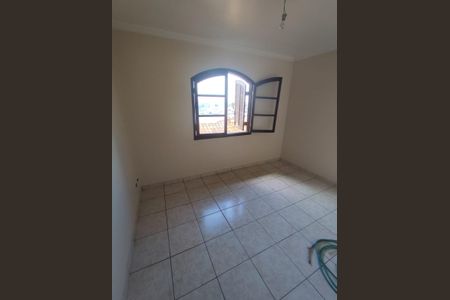 Casa à venda com 3 quartos, 178m² em Parque Jaçatuba, Santo André