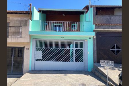 Casa à venda com 171m², 3 quartos e 2 vagasFachada