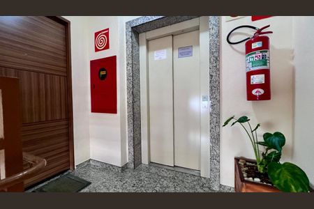 Apartamento à venda com 170m², 3 quartos e 2 vagasHall social