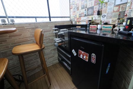 Apartamento à venda com 74m², 2 quartos e 1 vagaVaranda