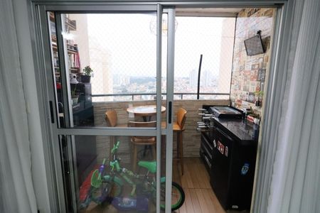 Apartamento à venda com 74m², 2 quartos e 1 vagaVaranda