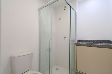 Banheiro de apartamento para alugar com 1 quarto, 27m² em Barra Funda, São Paulo