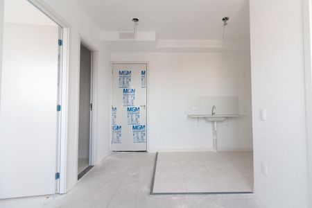 Sala - Cozinha de apartamento para alugar com 2 quartos, 32m² em Jardim Gilda Maria, São Paulo