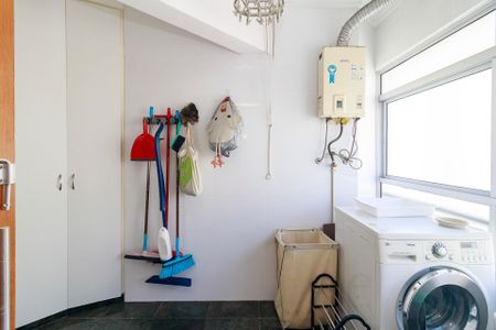 Apartamento à venda com 112m², 3 quartos e 2 vagas Apartamento à venda com 112m², 3 quartos e 2 vagasÁrea de Serviço