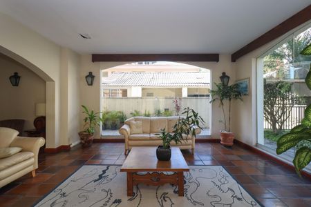 Apartamento à venda com 89m², 2 quartos e 1 vaga Apartamento à venda com 89m², 2 quartos e 1 vagaHall