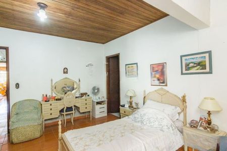 Casa à venda com 368m², 6 quartos e 3 vagasQuarto