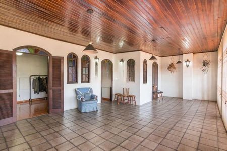 Casa à venda com 368m², 6 quartos e 3 vagasÁrea externa