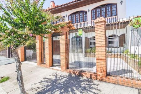 Casa à venda com 368m², 6 quartos e 3 vagasFachada