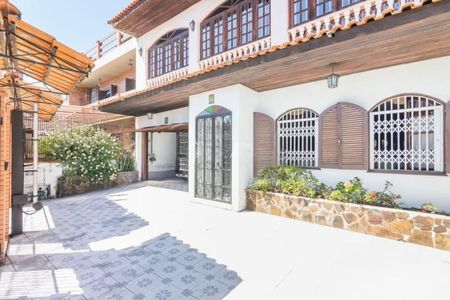 Casa à venda com 368m², 6 quartos e 3 vagasÁrea externa