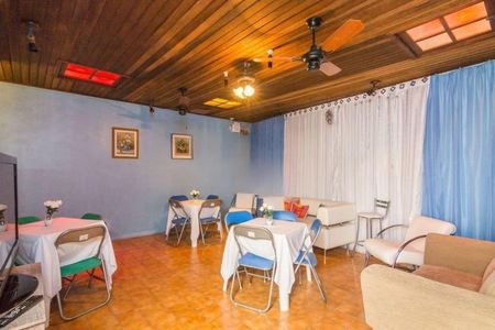 Casa à venda com 368m², 6 quartos e 3 vagasSala