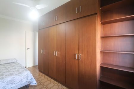 Apartamento para alugar com 76m², 2 quartos e 2 vagasQuarto