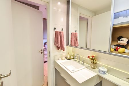 Apartamento à venda com 140m², 3 quartos e 2 vagasBanheiro da suíte 1