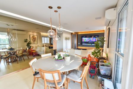 Apartamento à venda com 140m², 3 quartos e 2 vagasSala