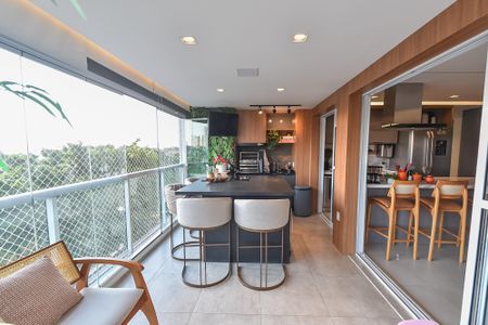 Apartamento à venda com 140m², 3 quartos e 2 vagasVaranda