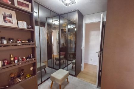 Apartamento à venda com 140m², 3 quartos e 2 vagasCloset da suíte 2