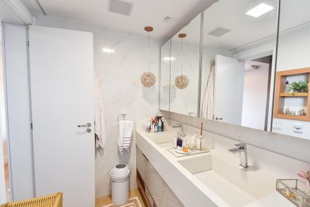 Apartamento à venda com 140m², 3 quartos e 2 vagasBanheiro da suíte 2