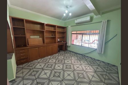 Casa para alugar com 360m², 4 quartos e 2 vagasSala