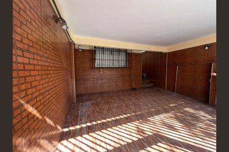 Quintal de casa à venda com 4 quartos, 360m² em Jardim Campo Limpo, São Paulo