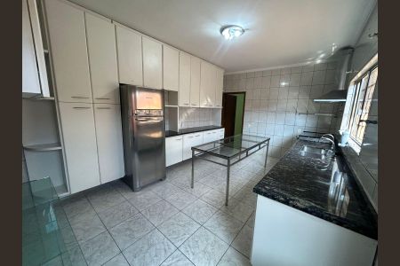 Casa para alugar com 360m², 4 quartos e 2 vagasCozinha