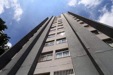 Apartamento para alugar com 75m², 2 quartos e 1 vaga Apartamento para alugar com 75m², 2 quartos e 1 vagaFachada