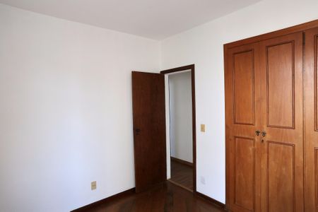 Quarto de apartamento para alugar com 2 quartos, 75m² em Serra, Belo Horizonte