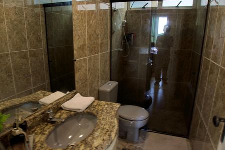 Apartamento à venda com 68m², 2 quartos e 1 vaga Apartamento à venda com 68m², 2 quartos e 1 vagaBanheiro