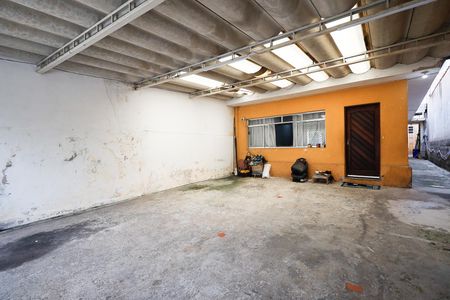 Casa à venda com 191m², 4 quartos e 4 vagas Casa à venda com 191m², 4 quartos e 4 vagasGaragem