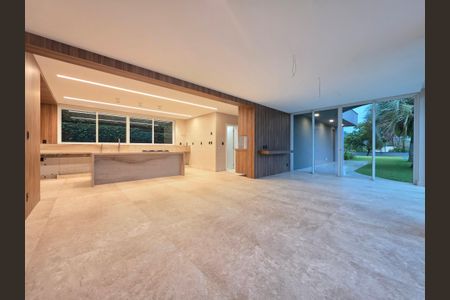 Casa de condomínio à venda com 460m², 4 quartos e 4 vagas Casa de condomínio à venda com 460m², 4 quartos e 4 vagasSala