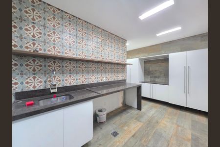 Casa de condomínio à venda com 460m², 4 quartos e 4 vagas Casa de condomínio à venda com 460m², 4 quartos e 4 vagasÁrea de Serviço