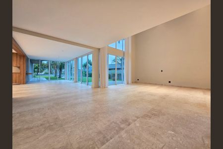 Casa de condomínio à venda com 460m², 4 quartos e 4 vagas Casa de condomínio à venda com 460m², 4 quartos e 4 vagasSala