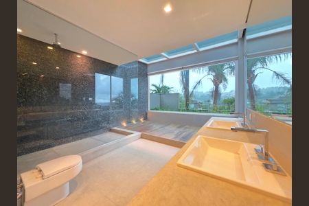 Casa de condomínio à venda com 460m², 4 quartos e 4 vagas Casa de condomínio à venda com 460m², 4 quartos e 4 vagasBanheiro da Suíte Master