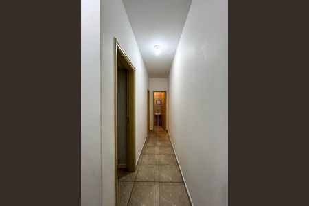 Casa à venda com 228m², 4 quartos e 1 vaga Casa à venda com 228m², 4 quartos e 1 vagaCorredor