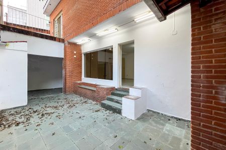 Casa à venda com 228m², 4 quartos e 1 vaga Casa à venda com 228m², 4 quartos e 1 vagaQuintal