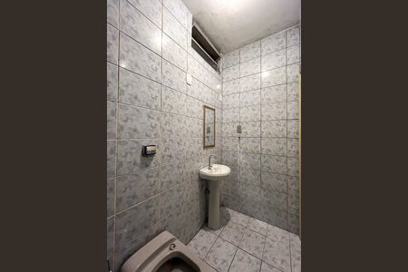 Casa à venda com 228m², 4 quartos e 1 vaga Casa à venda com 228m², 4 quartos e 1 vagaBanheiro