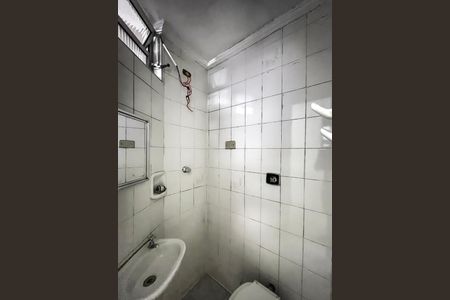 Casa à venda com 228m², 4 quartos e 1 vaga Casa à venda com 228m², 4 quartos e 1 vagaBanheiro de serviço