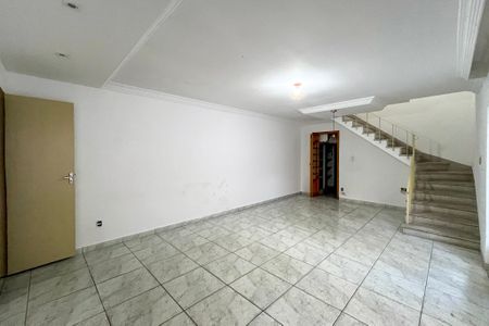 Casa à venda com 228m², 4 quartos e 1 vaga Casa à venda com 228m², 4 quartos e 1 vagaSala