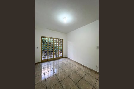 Casa à venda com 228m², 4 quartos e 1 vaga Casa à venda com 228m², 4 quartos e 1 vagaQuarto 3