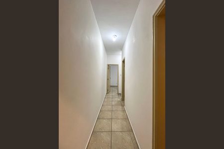 Casa à venda com 228m², 4 quartos e 1 vaga Casa à venda com 228m², 4 quartos e 1 vagaCorredor