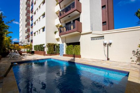 Apartamento para alugar com 140m², 3 quartos e 2 vagas Apartamento para alugar com 140m², 3 quartos e 2 vagasÁrea comum - Piscina