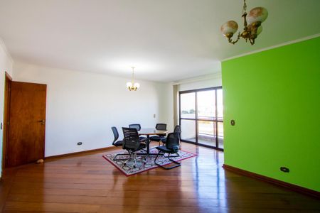 Apartamento para alugar com 140m², 3 quartos e 2 vagas Apartamento para alugar com 140m², 3 quartos e 2 vagasSala