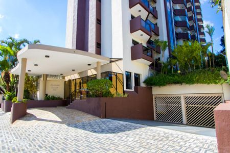 Apartamento para alugar com 140m², 3 quartos e 2 vagas Apartamento para alugar com 140m², 3 quartos e 2 vagasFachada