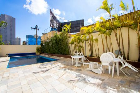 Apartamento para alugar com 140m², 3 quartos e 2 vagas Apartamento para alugar com 140m², 3 quartos e 2 vagasÁrea comum - Piscina