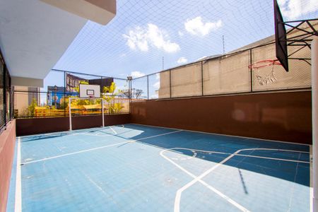 Apartamento para alugar com 140m², 3 quartos e 2 vagas Apartamento para alugar com 140m², 3 quartos e 2 vagasÁrea comum - Quadra esportiva