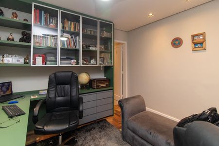 Apartamento à venda com 180m², 2 quartos e sem vagaEscritório