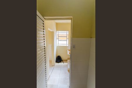 Casa para alugar com 30m², 1 quarto e sem vaga Casa para alugar com 30m², 1 quarto e sem vagaBanheiro Social