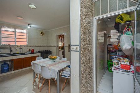 Casa à venda com 200m², 3 quartos e 3 vagas