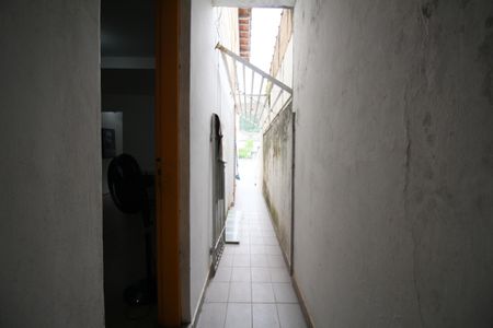 Casa à venda com 120m², 3 quartos e 2 vagasCorredor Externo