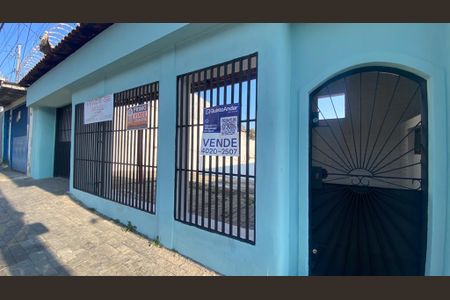 Casa à venda com 400m², 3 quartos e 10 vagasFachada + Placa