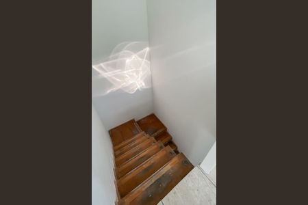 Casa à venda com 400m², 3 quartos e 10 vagasEscada